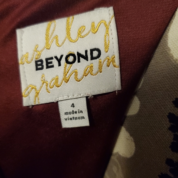 Ashley Graham Beyond burgundy dress - Picture 4 of 4